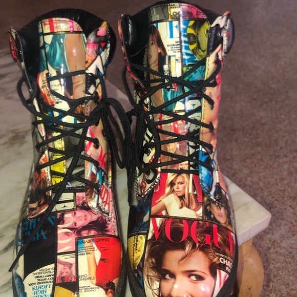 Women’s Magazine print boots - Picture 2 of 3